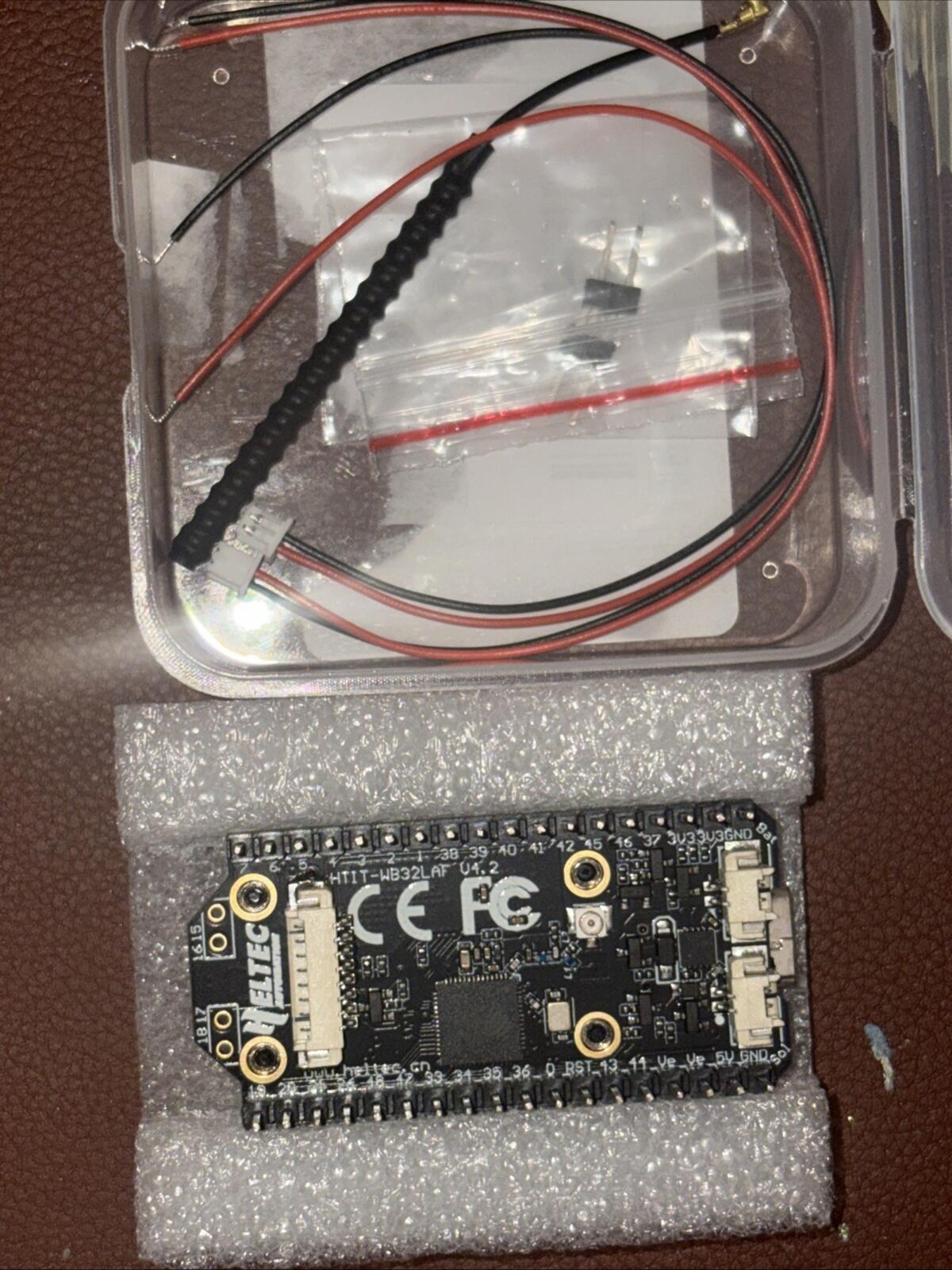 Meshtastic ESP32 LoRa V4 Dev Board ESP32-S3 SX1262 915MHz OLED