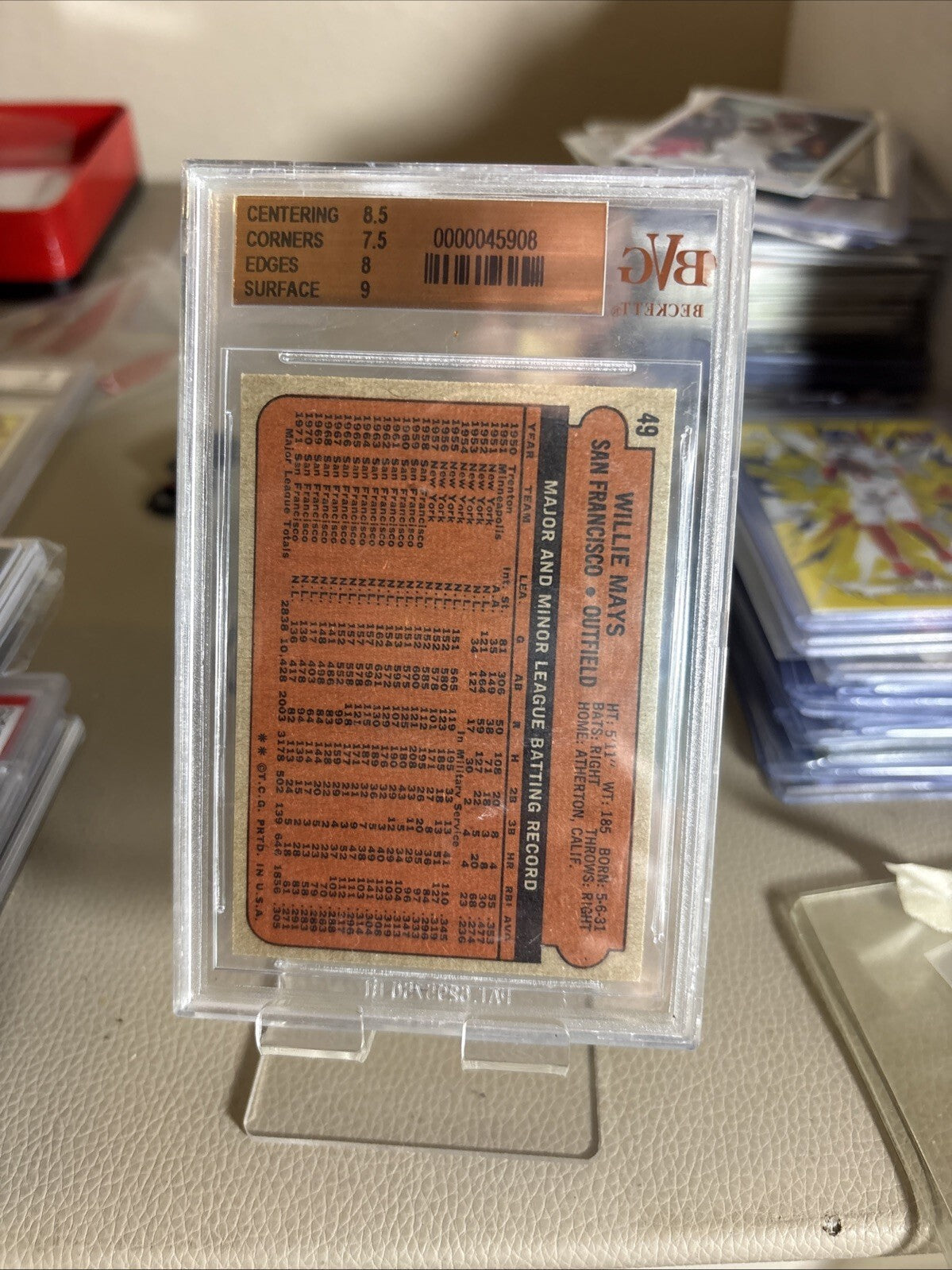 1972 Topps #49 Willie Mays San Francisco Giants HOF BVG 8 NM-MT Small Crack Case