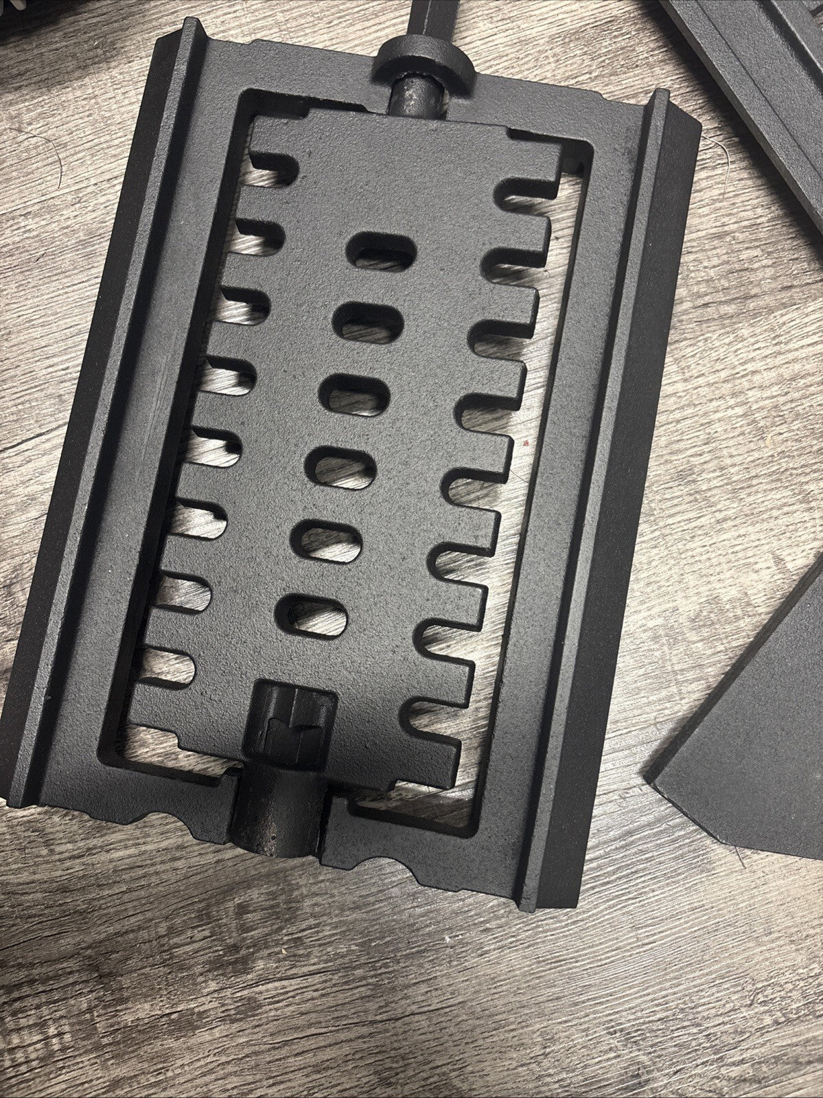 Criditpid 40256 & 40257 Shaker Grate Frame & 40258 Cast Iron Front or Rear Li...