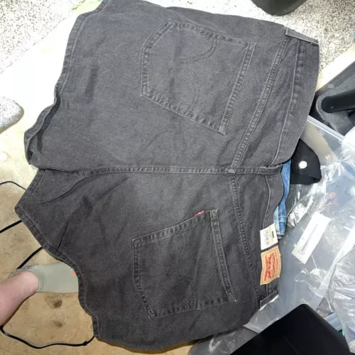 NWT Levi’s Charcoal Black High-Waisted Mom Shorts Size 24W