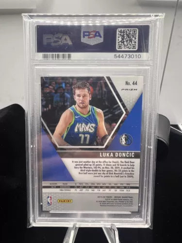 2019-20 Panini Mosaic LUKA DONCIC Red Wave Prizm #44 GEM MT PSA 10 LOW POP 136