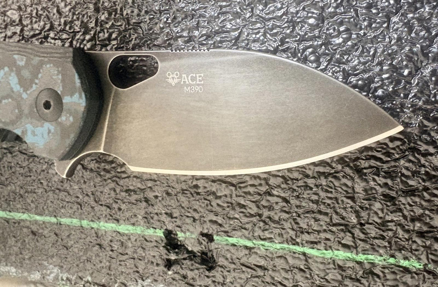 GiantMouse Ace Biblio Arctic Storm Fat Carbon Fiber M390 Blackwashed Knife GM