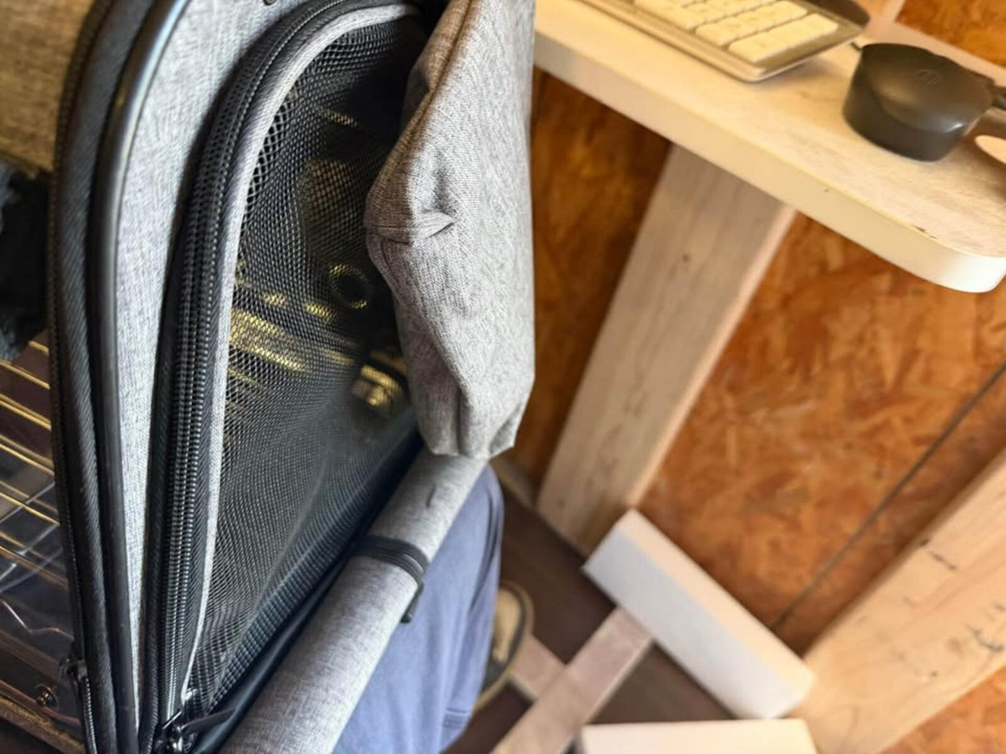 Gray bird Pet Carrier