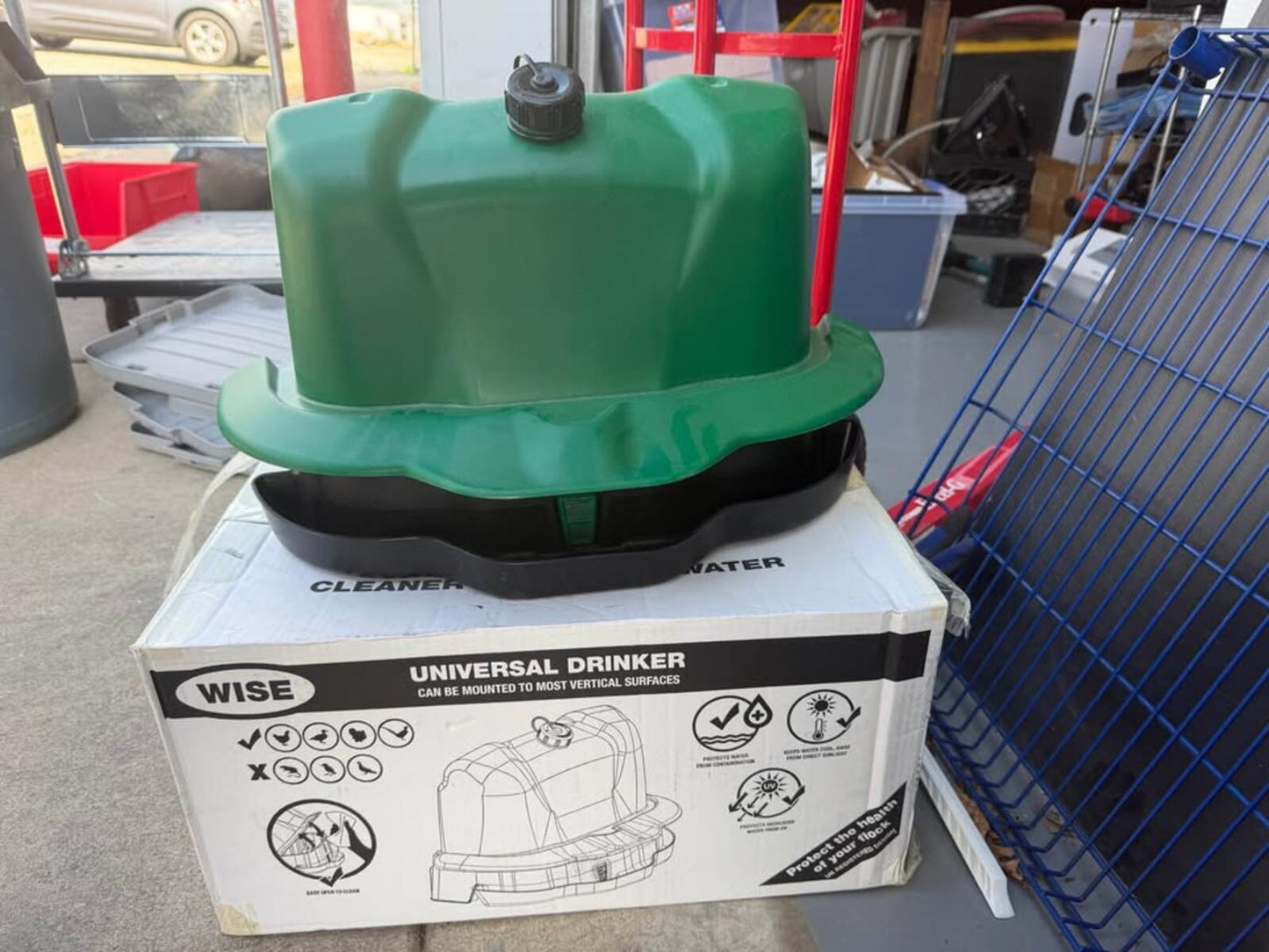 Wise Mountable Drinker 3 Gallon Poultry & Game Waterer