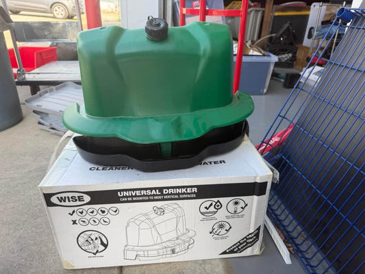 Wise Mountable Drinker 3 Gallon Poultry & Game Waterer