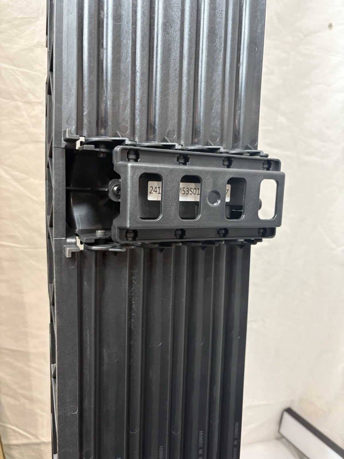 Dorman 601-390 Active Grille Shutter For 17-24 Chrysler Pacifica Voyager