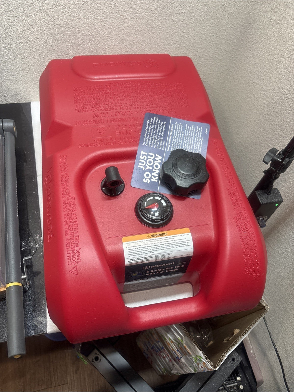 attwood 8806LP2 EPA and CARB Certified 6-Gallon Portable Marine Boat Fuel Tank