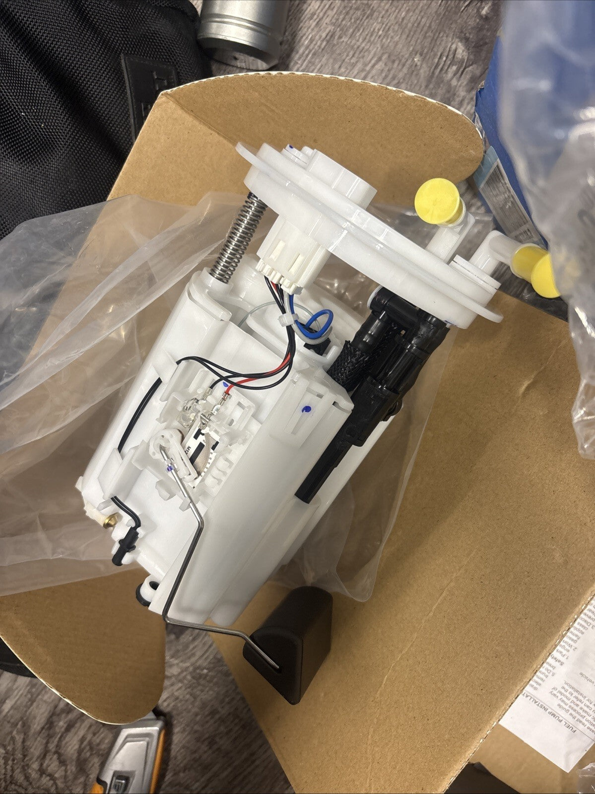 Fuel Pump Module Assembly Fits 2006-2011 Subaru Impreza, Legacy, Outback 2.5L
