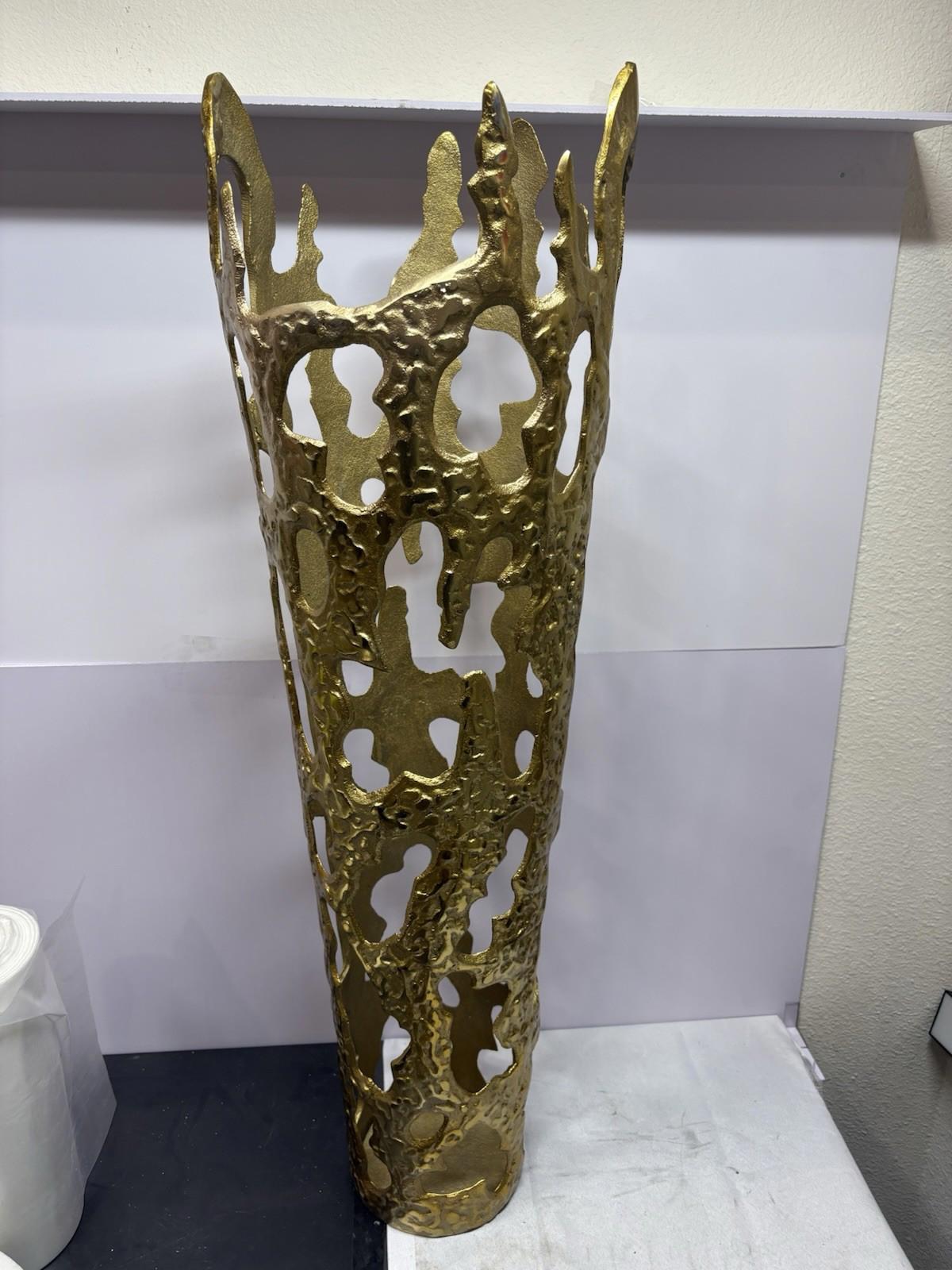 Handmade Aluminum Metal Decorative Vase Drip Centerpiece Vase Melting Design 32”