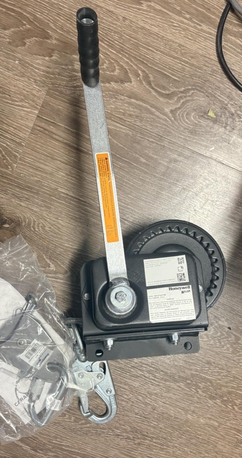 Honeywell Miller 8440-Z7/60FTBR Confined Space Wench 60 Foot 400 Pound wench pully