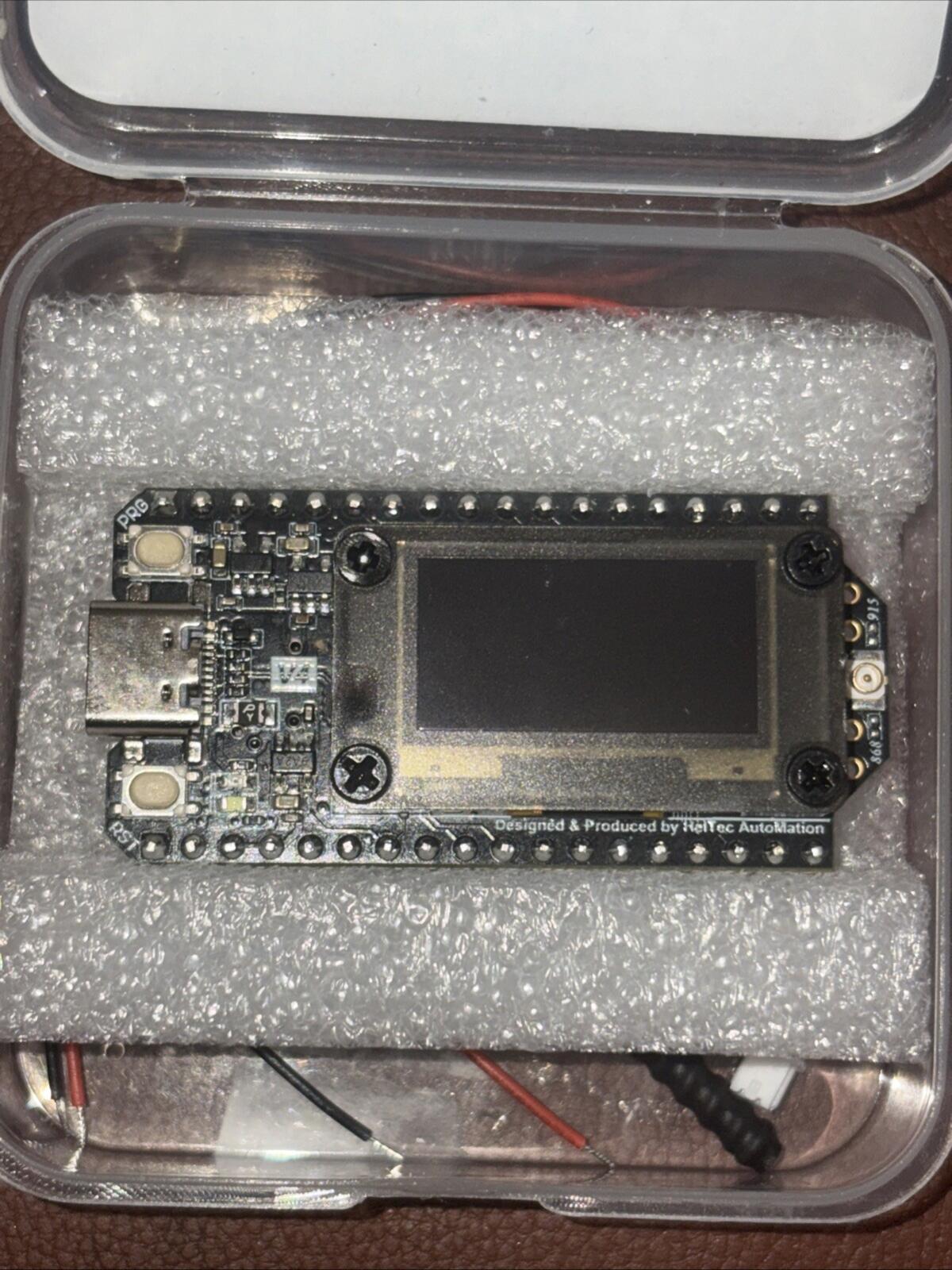 Meshtastic ESP32 LoRa V4 Dev Board ESP32-S3 SX1262 915MHz OLED