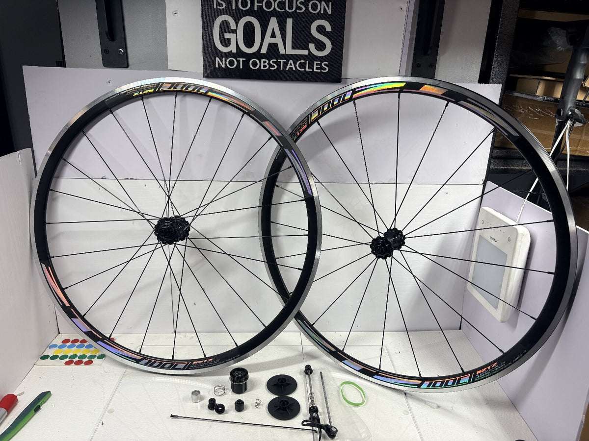 700C Road Bike Wheelset Aluminum 30mm 20H Front 24H Rear Rim Brake 8-12 Speed