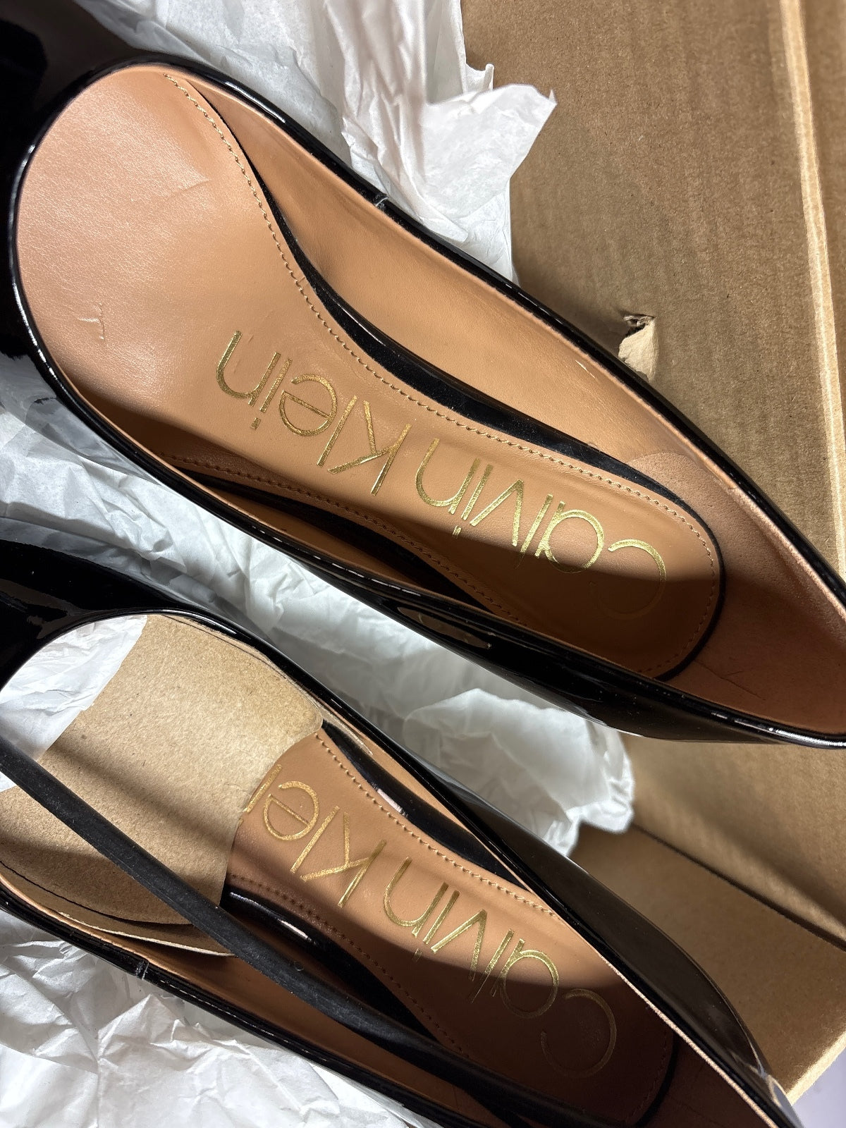 Calvin Klein Women's Black Size 8M Patent Leather Pointed Toe Pumps