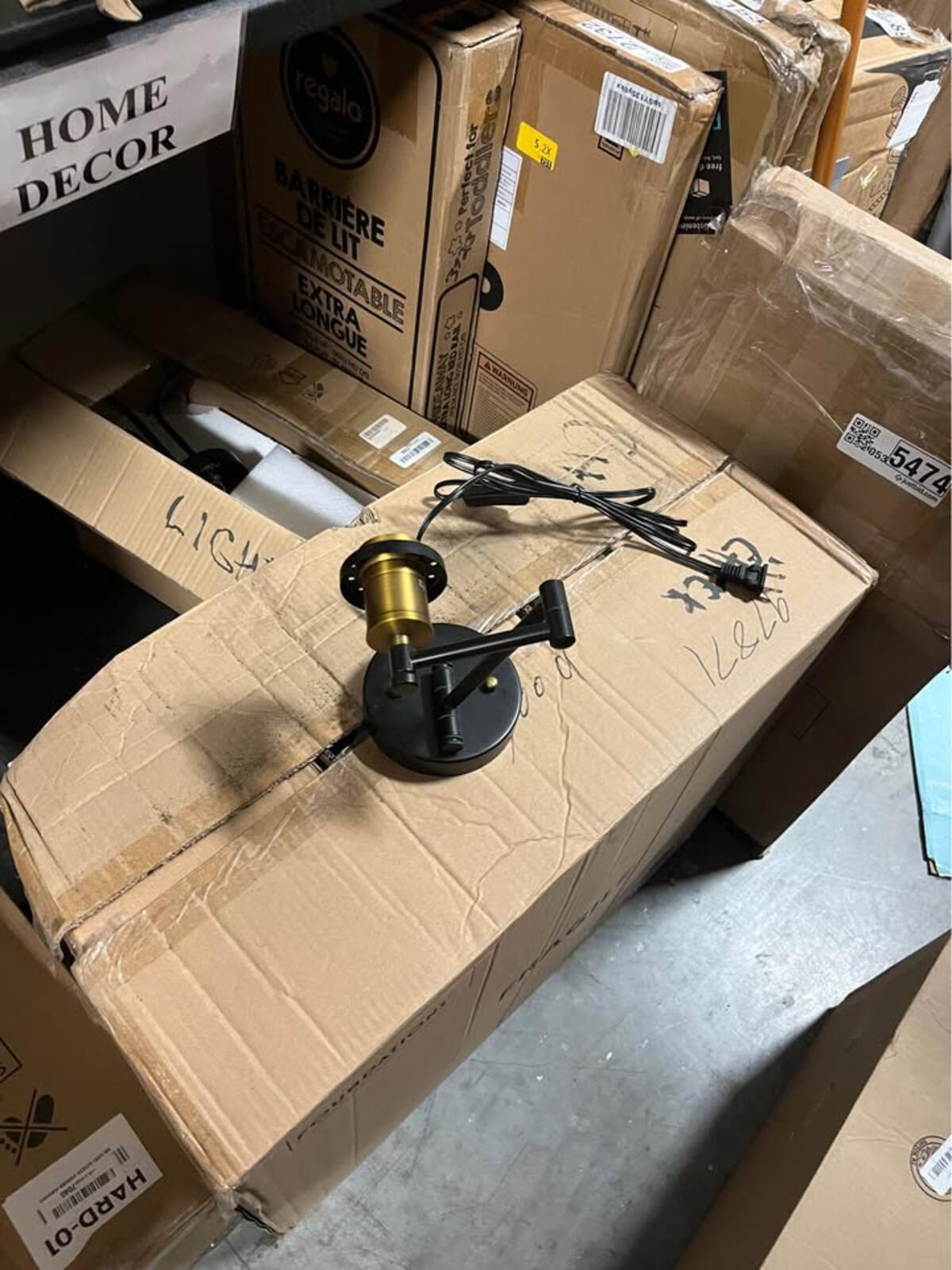 desk lamp, ￼