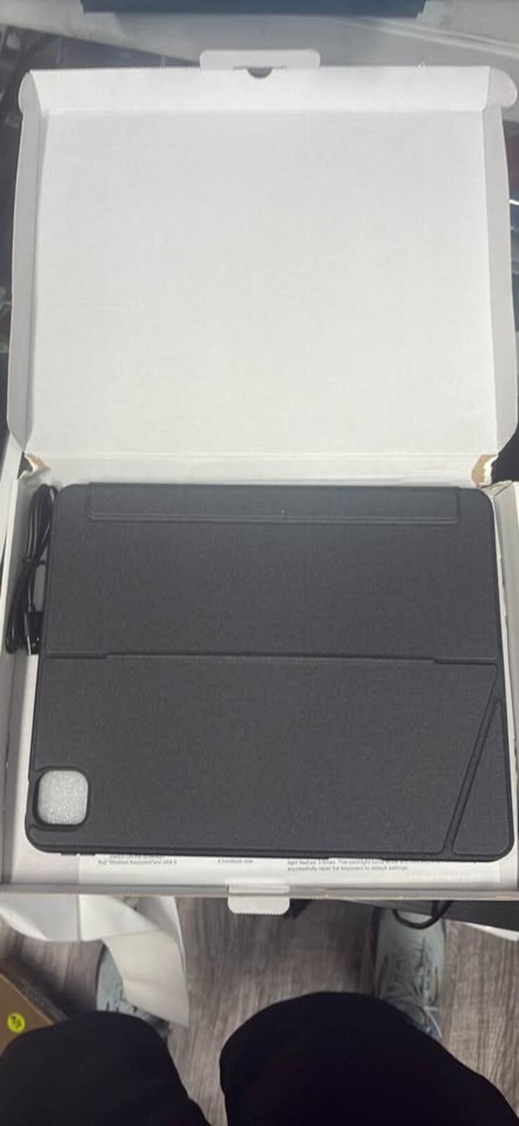 New Keyboard powered for iPad Pro 12.9 inch