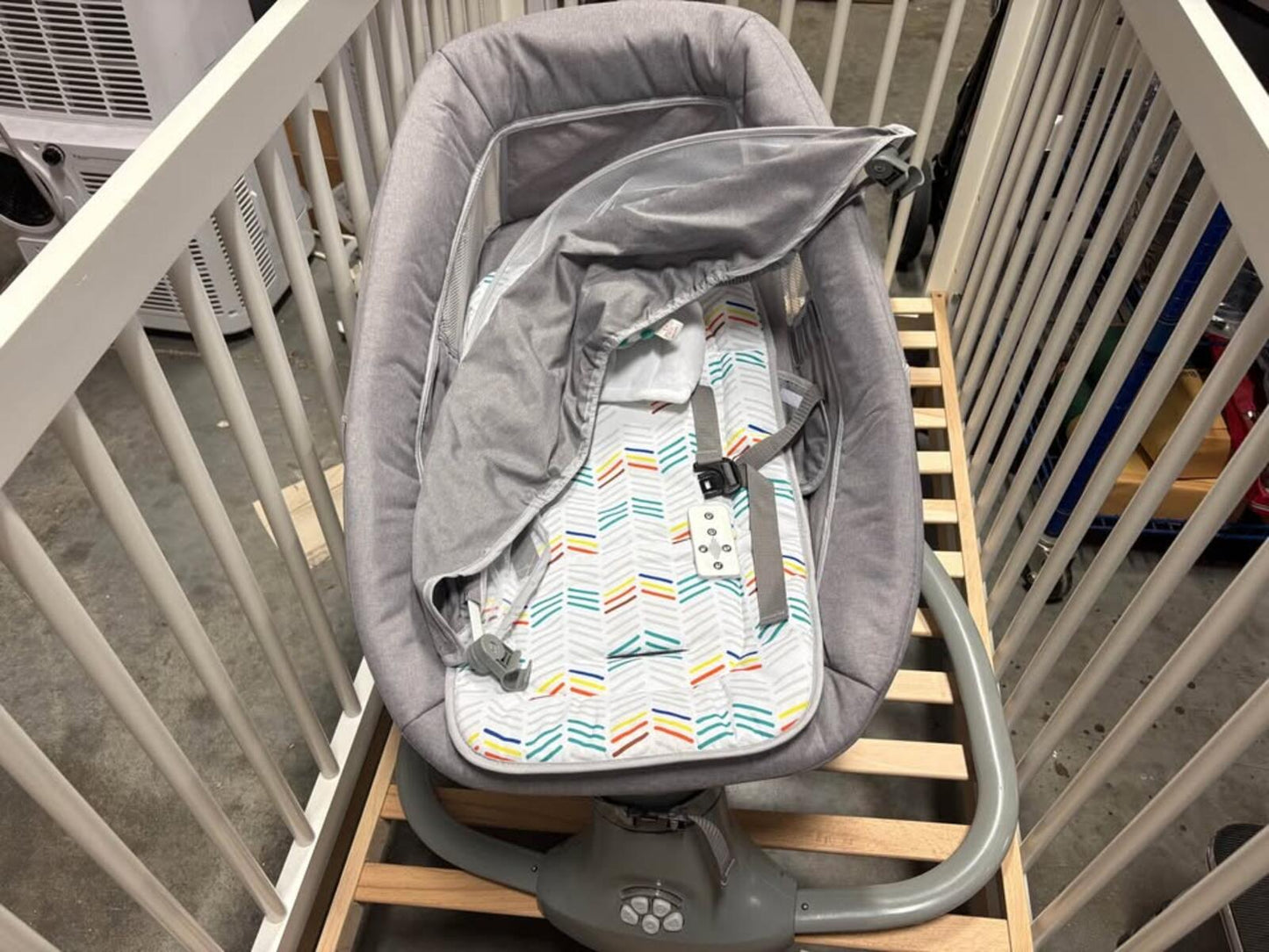 Baby bouncer swing with remote