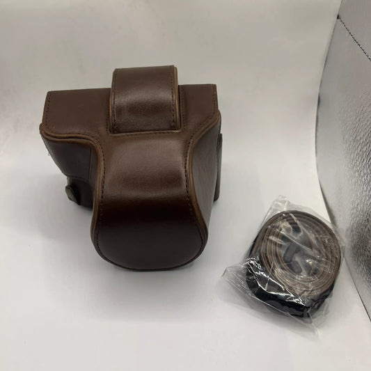Canon BAG For Canon EOS M50 - M5 Brown Leather Case in Mint Condition