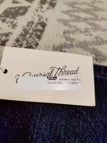 Women's High-Rise 90's Straight Jeans - Universal Thread Read Description 10s