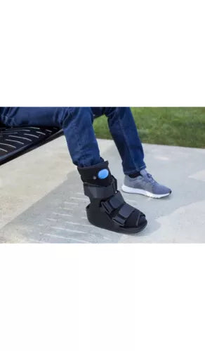 United Ortho Short Air Cam Walker Fracture Boot Fits Left or Right Black SIze XS