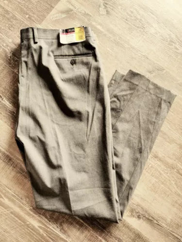 Van Heusen Men's Regular Fit Gray Dress Straight Pants  39w/ 46L
