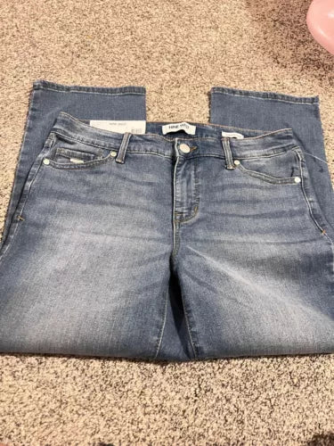 Nine West Womens Chrystie Christie Capri Jeans 6 Decille Blue Med Stretch NWT