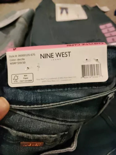 Nine West Womens Chrystie Christie Capri Jeans 6 Decille Blue Med Stretch NWT