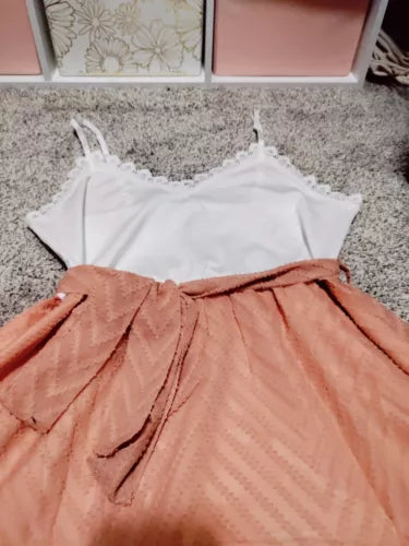 NWOT Womens Lace Mini Dress Sz M White Peach Sleeveless Side zip Missing Belt**