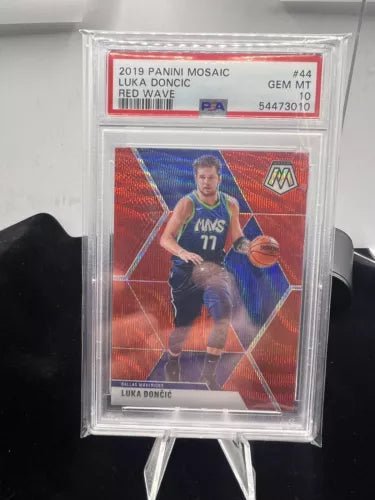 2019-20 Panini Mosaic LUKA DONCIC Red Wave Prizm #44 GEM MT PSA 10 LOW POP 136